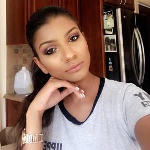 Meet your Posher, Melanie